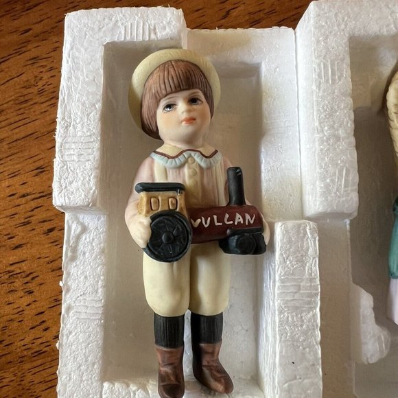 Christmas in July "PARRY" JAN HAGARA  Limited VTG ornament boy train - Picture 3 of 5